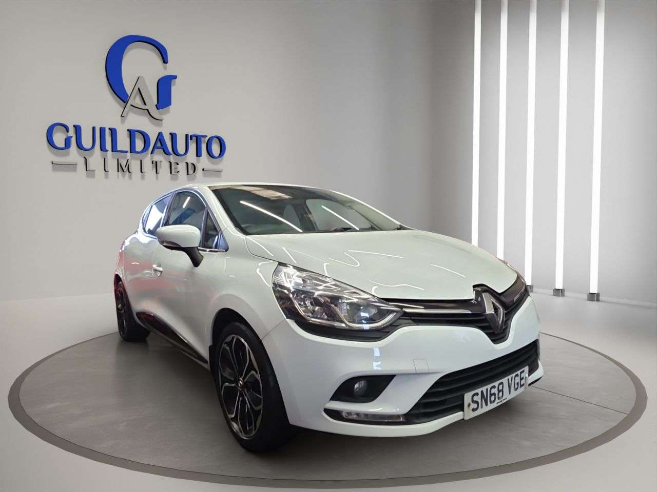 A 2018 RENAULT CLIO 0.9 TCe Iconic Hatchback 5dr Petrol Manual Euro 6 (s/s) (90 ps) A 2018 RENAULT CLIO 0.9 TCe Iconic Hatchback 5dr Petrol Manual Euro 6 (s/s) (90 ps)