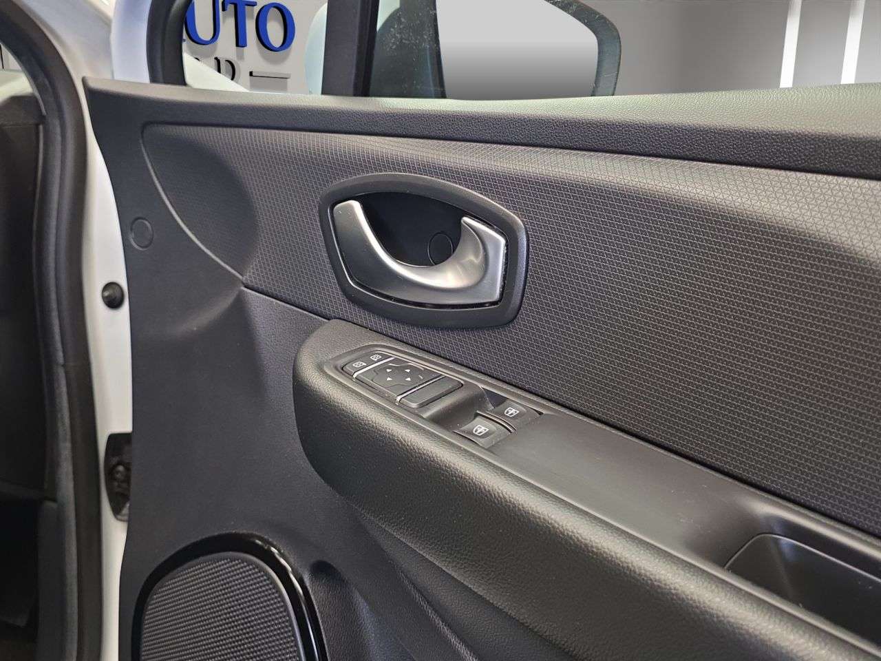 2018 RENAULT CLIO 2018 RENAULT CLIO