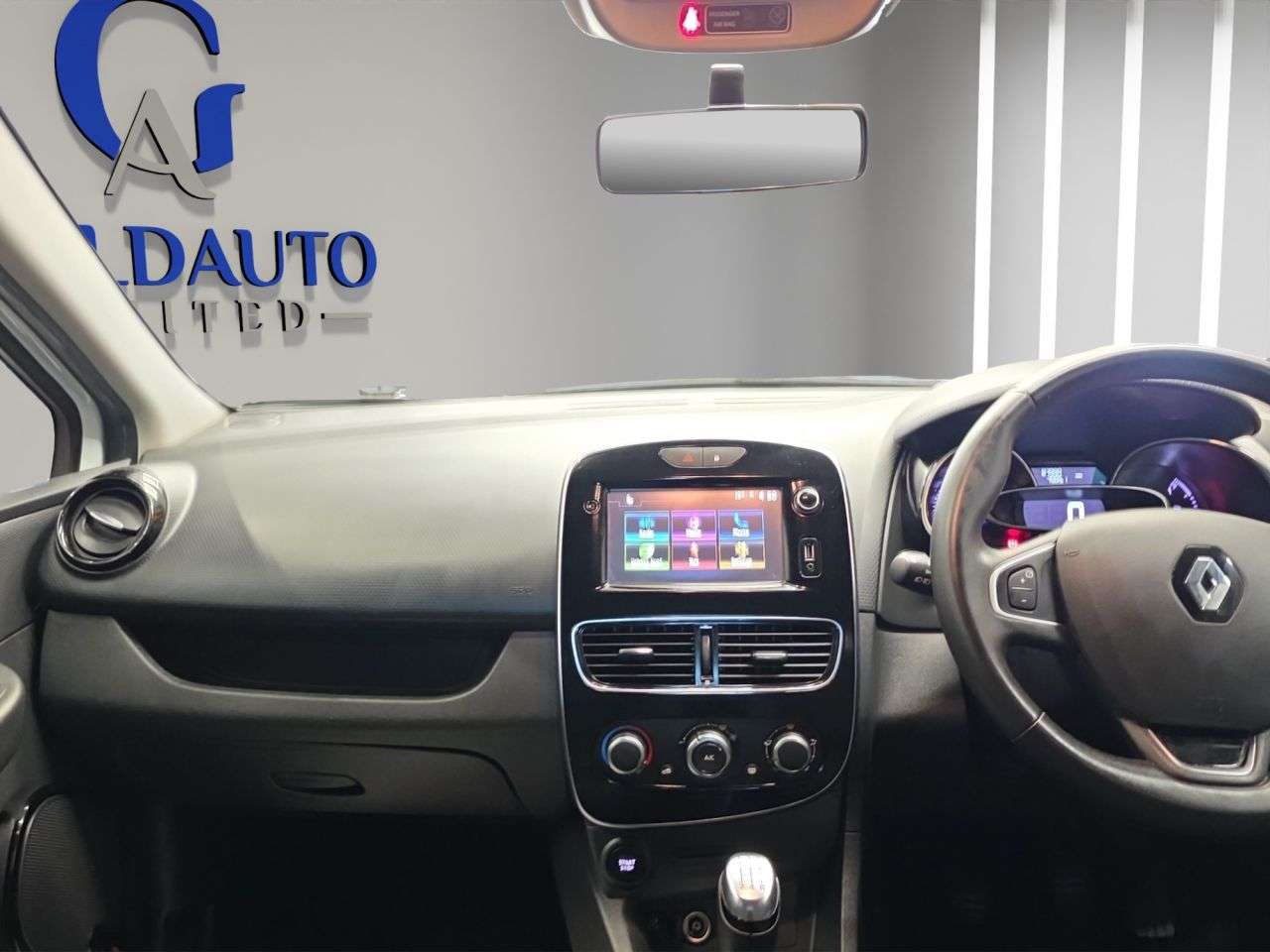 2018 RENAULT CLIO 2018 RENAULT CLIO