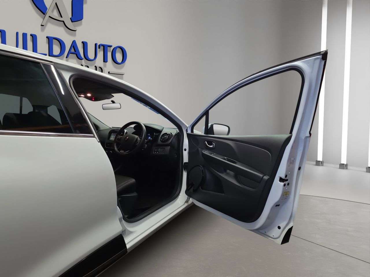 2018 RENAULT CLIO 2018 RENAULT CLIO