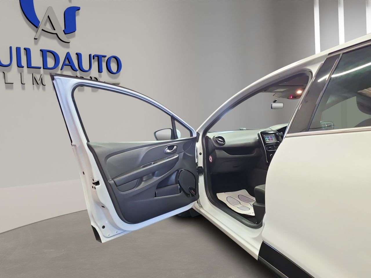 2018 RENAULT CLIO 2018 RENAULT CLIO