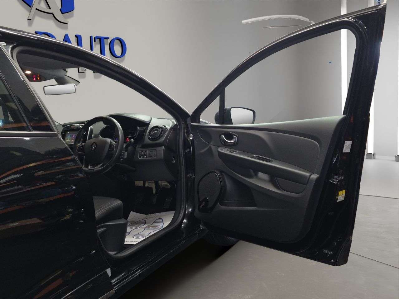 2016 RENAULT CLIO 2016 RENAULT CLIO