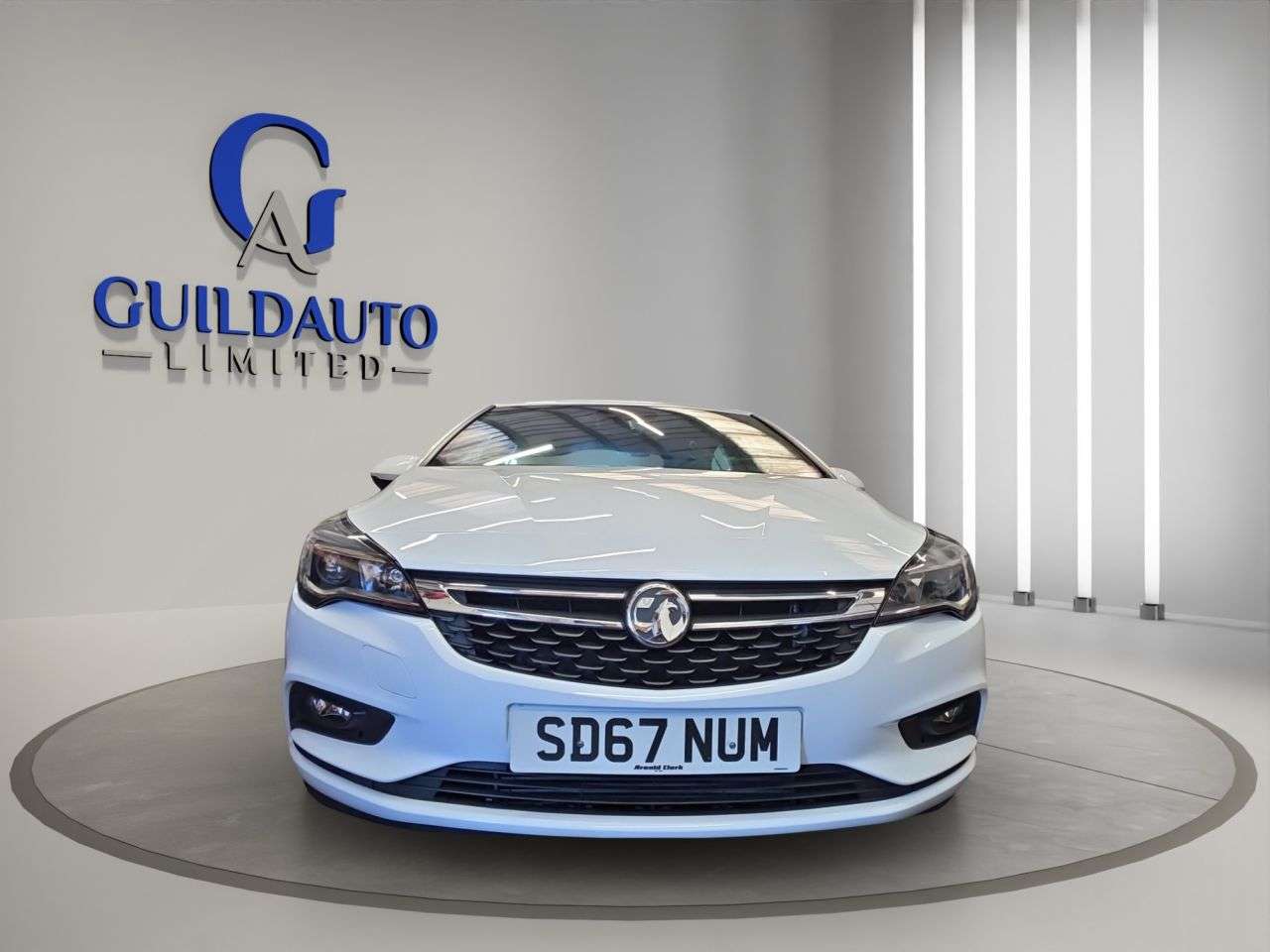 A 2017 VAUXHALL ASTRA 1.4i Turbo SRi Hatchback 5dr Petrol Manual Euro 6 (150 ps) A 2017 VAUXHALL ASTRA 1.4i Turbo SRi Hatchback 5dr Petrol Manual Euro 6 (150 ps)
