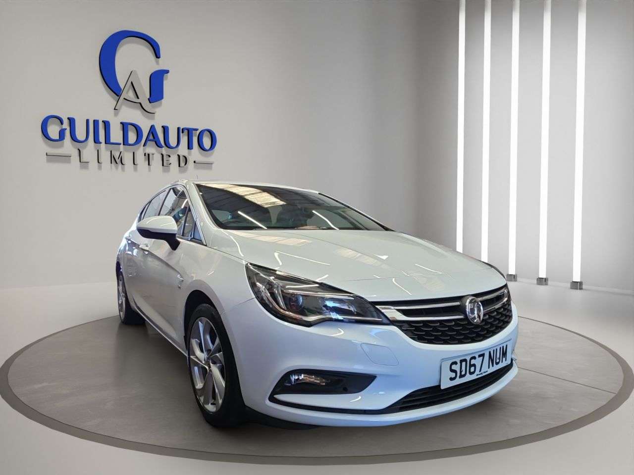 A 2017 VAUXHALL ASTRA 1.4i Turbo SRi Hatchback 5dr Petrol Manual Euro 6 (150 ps) A 2017 VAUXHALL ASTRA 1.4i Turbo SRi Hatchback 5dr Petrol Manual Euro 6 (150 ps)