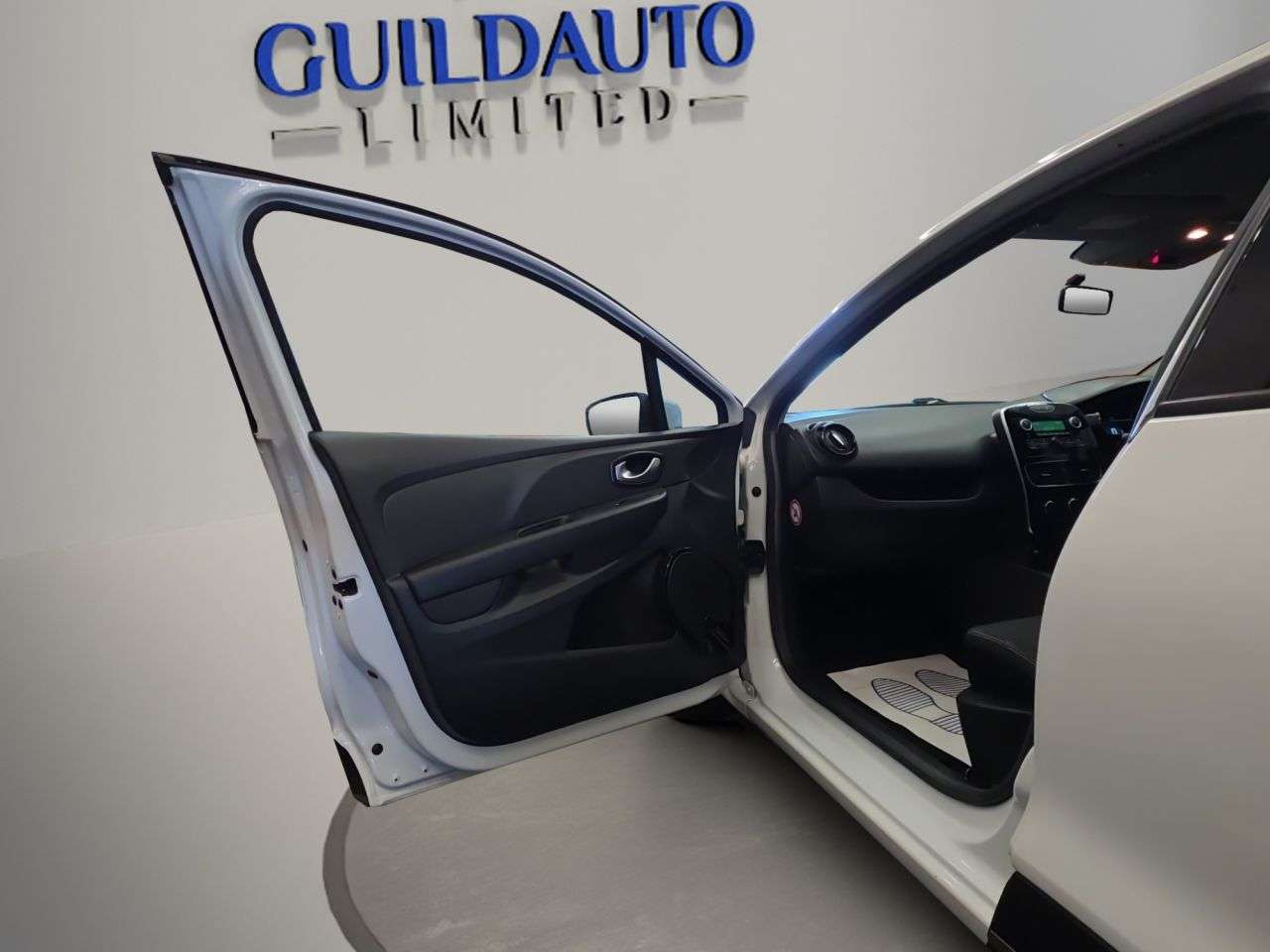 2019 RENAULT CLIO 2019 RENAULT CLIO