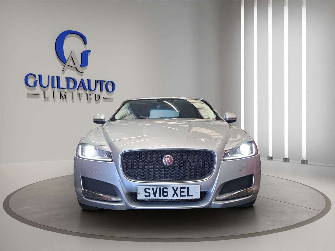 A 2016 JAGUAR XF 2.0d Prestige Saloon 4dr Diesel Auto Euro 6 (s/s) (163 ps) A 2016 JAGUAR XF 2.0d Prestige Saloon 4dr Diesel Auto Euro 6 (s/s) (163 ps)