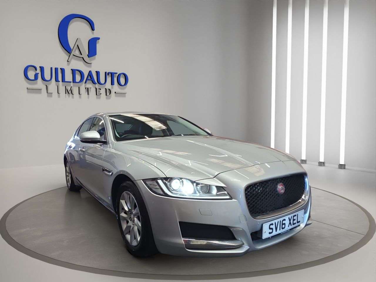 A 2016 JAGUAR XF 2.0d Prestige Saloon 4dr Diesel Auto Euro 6 (s/s) (163 ps) A 2016 JAGUAR XF 2.0d Prestige Saloon 4dr Diesel Auto Euro 6 (s/s) (163 ps)