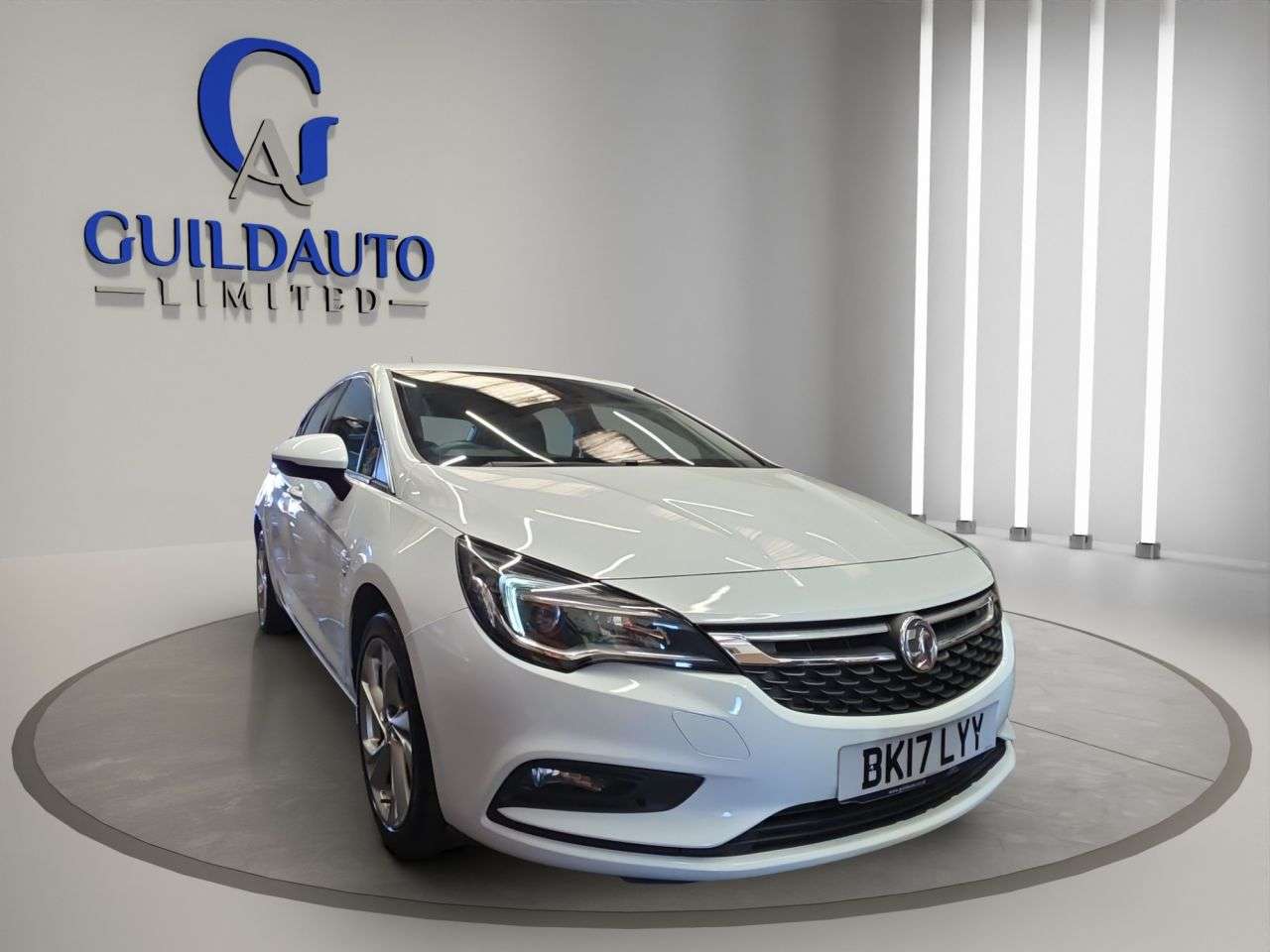 A 2017 VAUXHALL ASTRA 1.4i SRi Hatchback 5dr Petrol Manual Euro 6 (100 ps) A 2017 VAUXHALL ASTRA 1.4i SRi Hatchback 5dr Petrol Manual Euro 6 (100 ps)