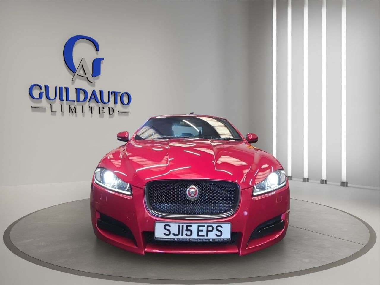 A 2015 JAGUAR XF 2.2d R-Sport Black Saloon 4dr Diesel Auto Euro 5 (s/s) (200 ps) A 2015 JAGUAR XF 2.2d R-Sport Black Saloon 4dr Diesel Auto Euro 5 (s/s) (200 ps)