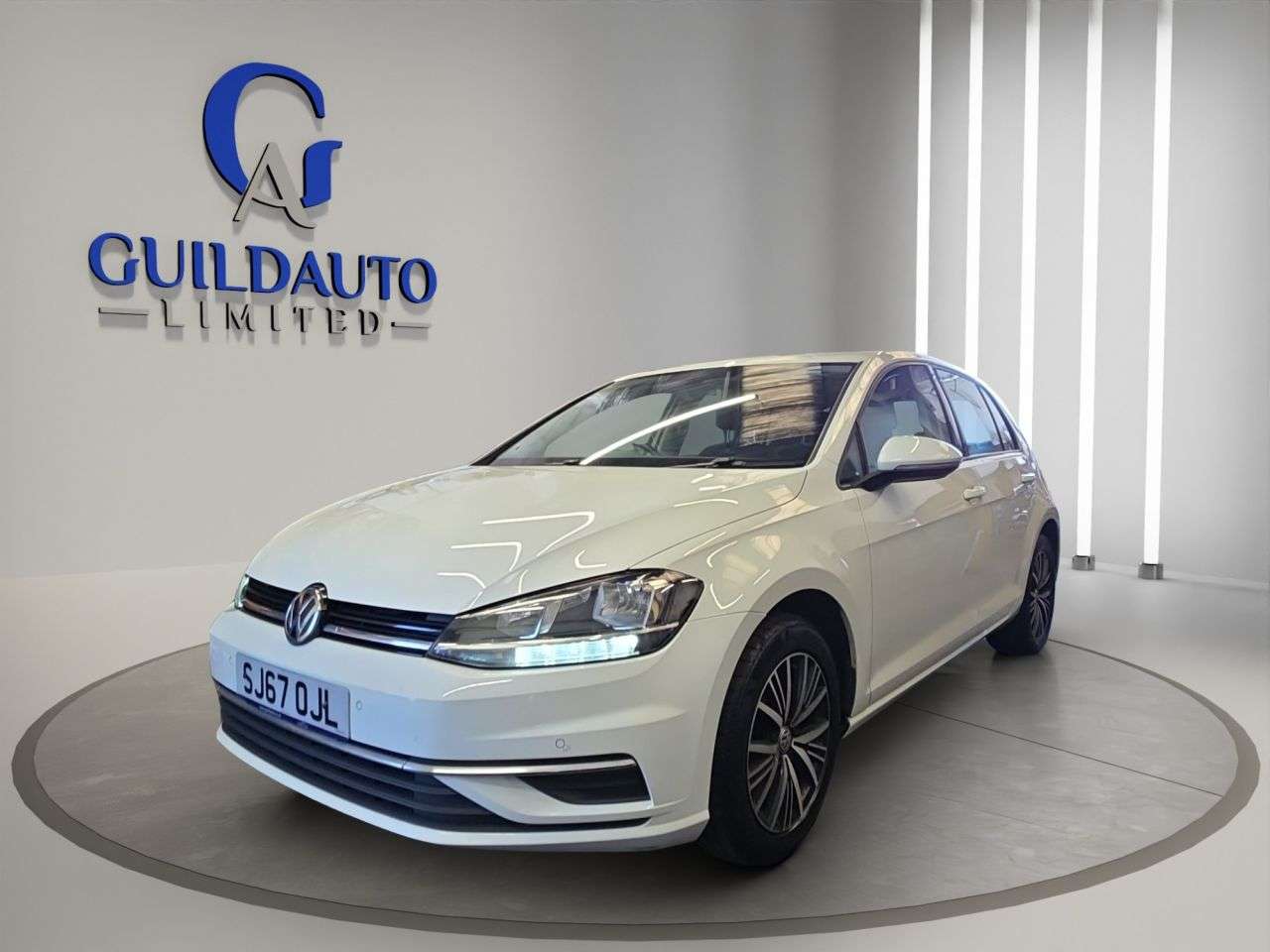 A 2017 VOLKSWAGEN GOLF 1.4 TSI BlueMotion Tech SE Nav Hatchback 5dr Petrol Manual Euro 6 (s/s) (12 A 2017 VOLKSWAGEN GOLF 1.4 TSI BlueMotion Tech SE Nav Hatchback 5dr Petrol Manual Euro 6 (s/s) (12