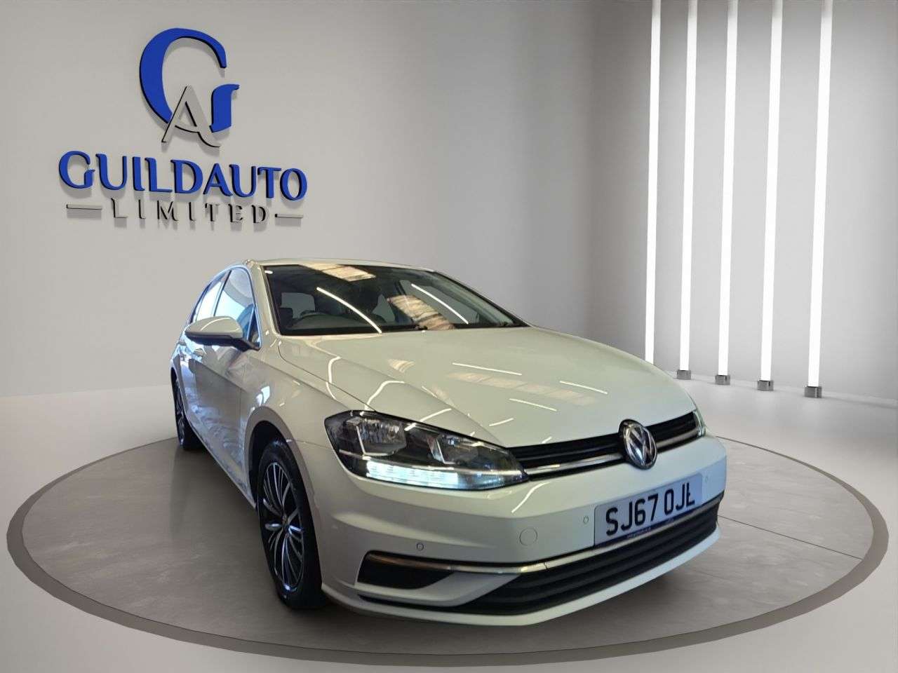 A 2017 VOLKSWAGEN GOLF 1.4 TSI BlueMotion Tech SE Nav Hatchback 5dr Petrol Manual Euro 6 (s/s) (12 A 2017 VOLKSWAGEN GOLF 1.4 TSI BlueMotion Tech SE Nav Hatchback 5dr Petrol Manual Euro 6 (s/s) (12