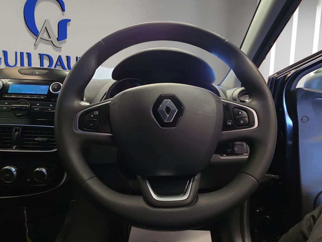 2018 RENAULT CLIO 2018 RENAULT CLIO