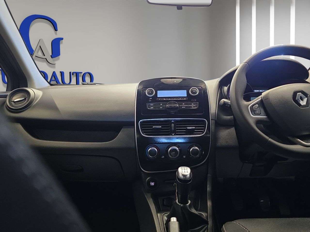 2018 RENAULT CLIO 2018 RENAULT CLIO