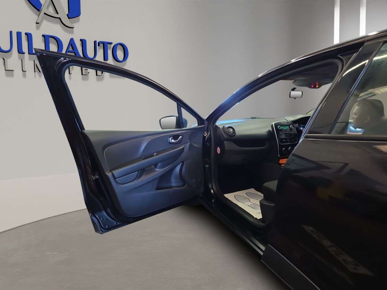 2018 RENAULT CLIO 2018 RENAULT CLIO