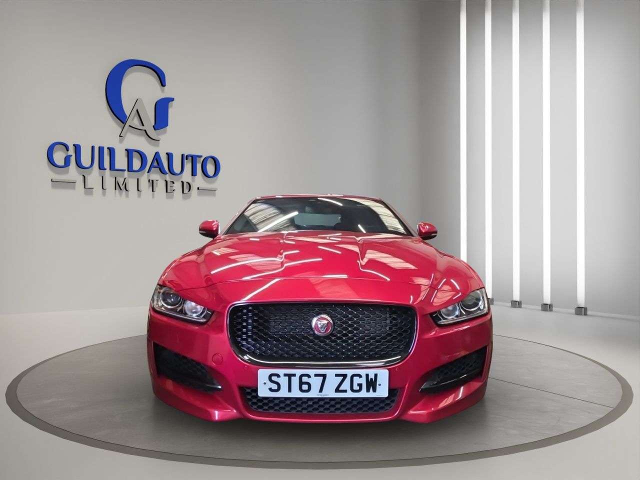 A 2018 JAGUAR XE 2.0i R-Sport Saloon 4dr Petrol Auto Euro 6 (s/s) (250 ps) A 2018 JAGUAR XE 2.0i R-Sport Saloon 4dr Petrol Auto Euro 6 (s/s) (250 ps)