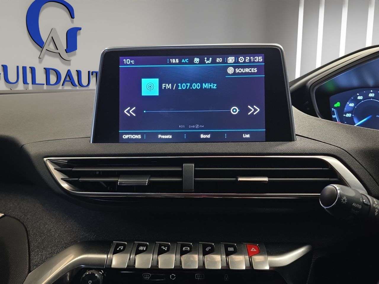 2019 PEUGEOT 3008 2019 PEUGEOT 3008