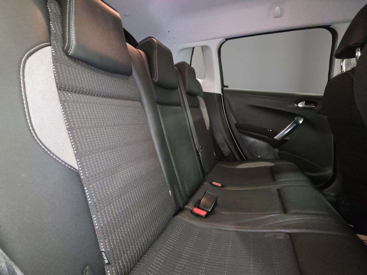 2016 PEUGEOT 2008 2016 PEUGEOT 2008