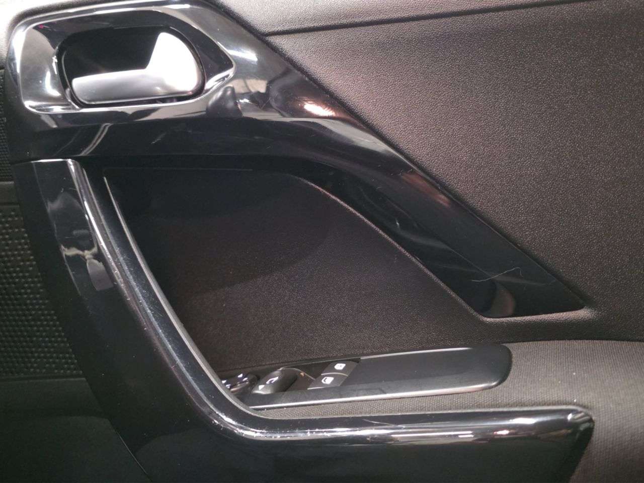 2016 PEUGEOT 208 2016 PEUGEOT 208