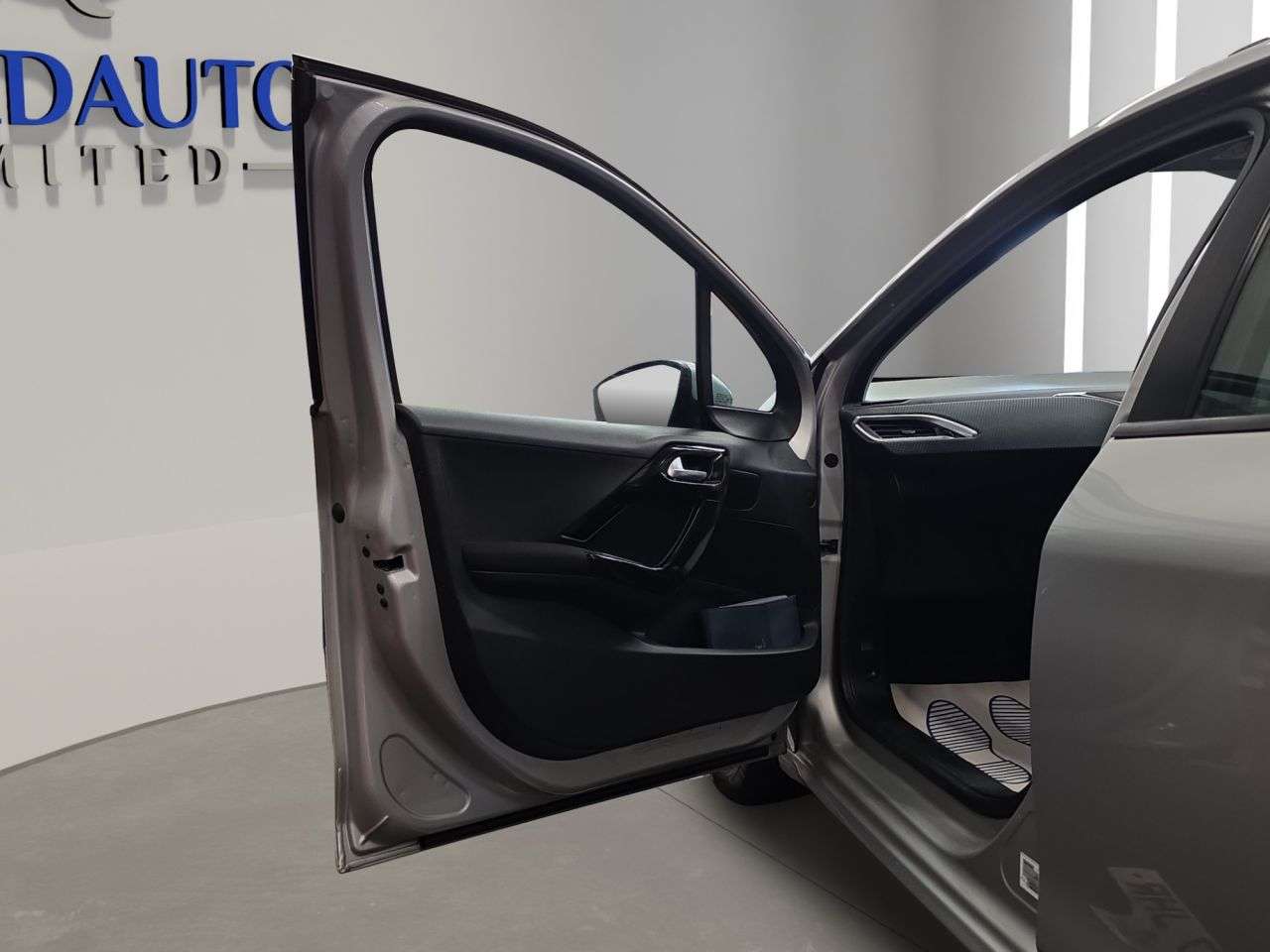 2016 PEUGEOT 208 2016 PEUGEOT 208