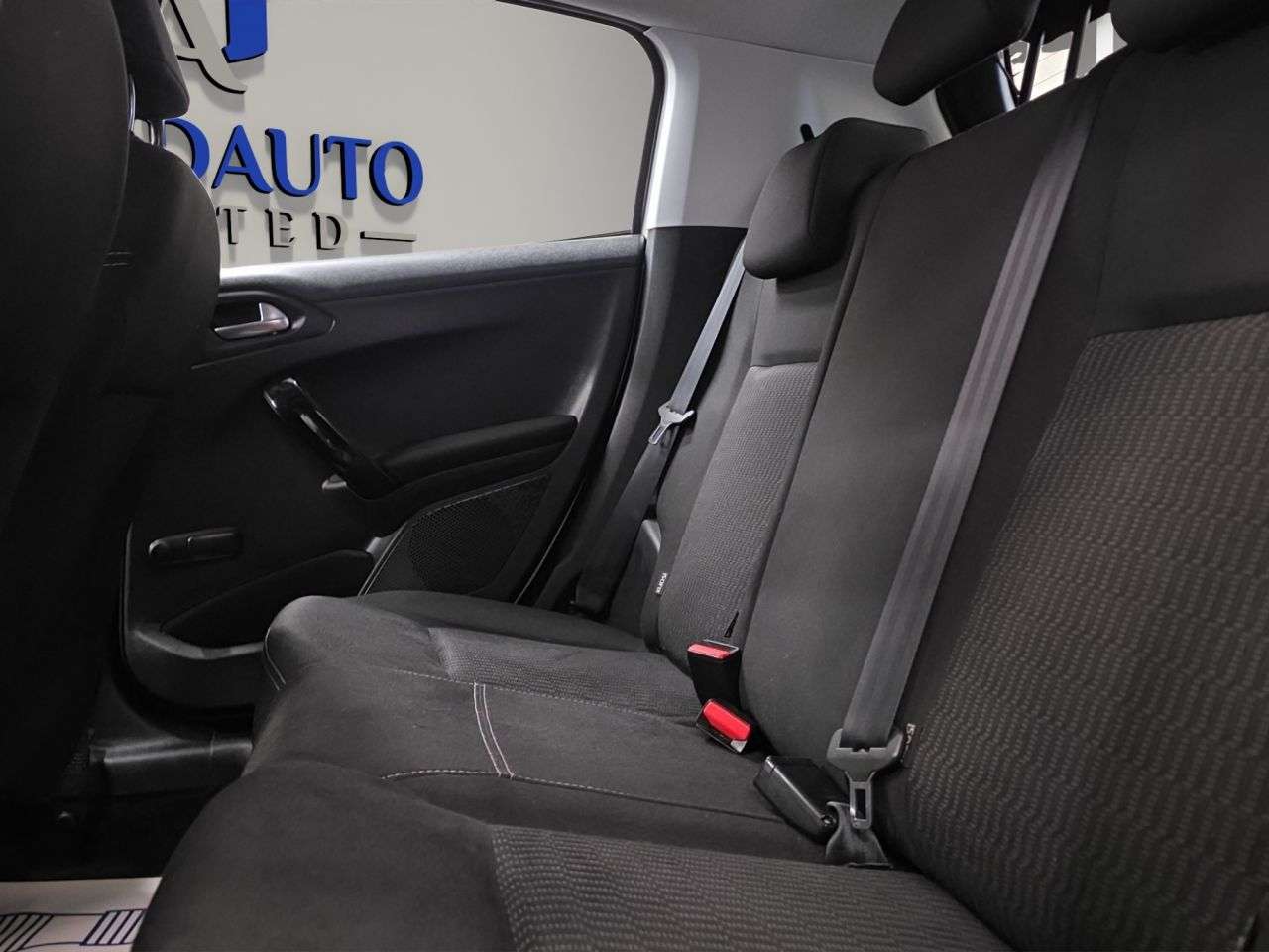 2016 PEUGEOT 208 2016 PEUGEOT 208