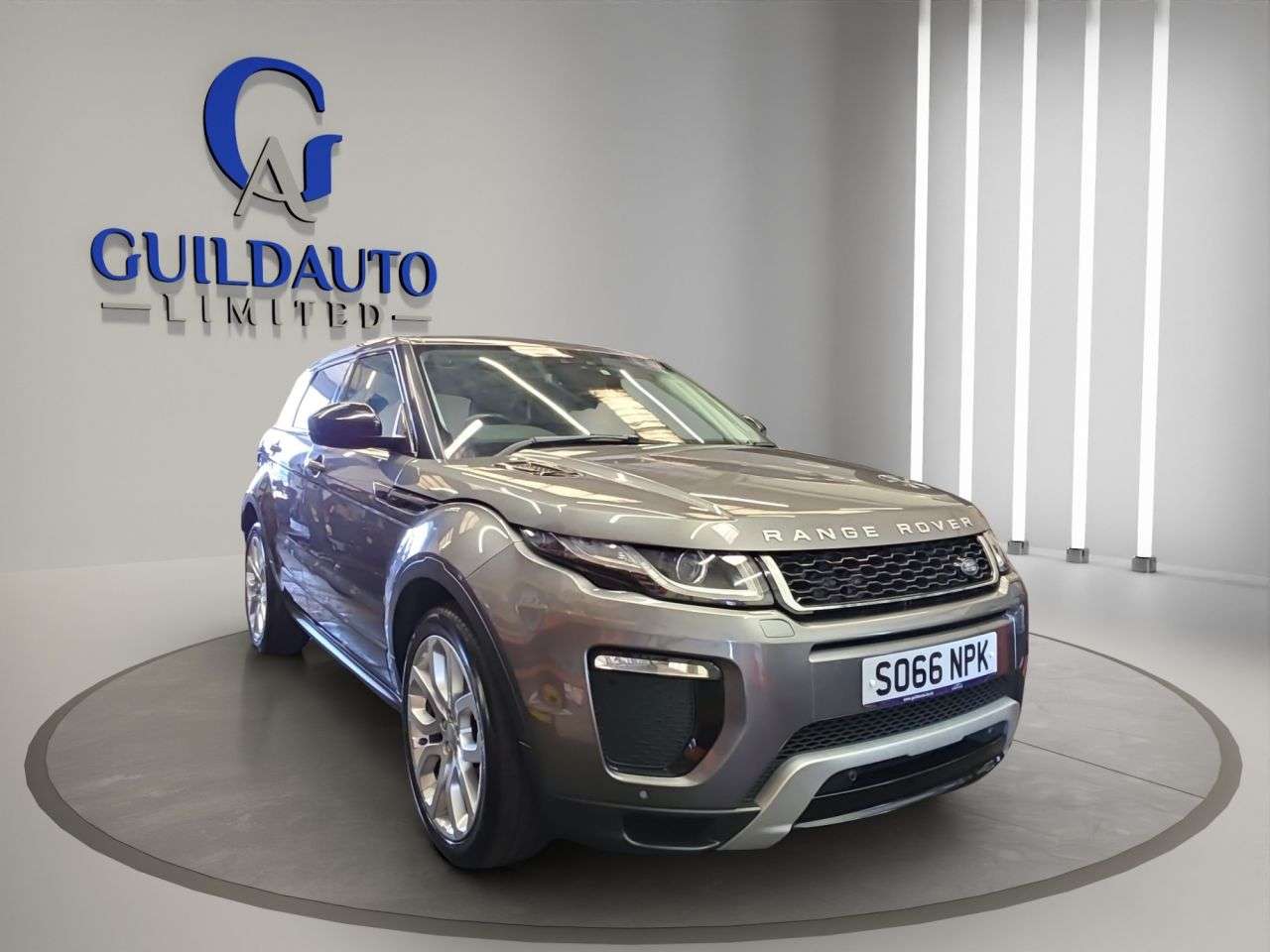 A 2016 LAND ROVER RANGE ROVER EVOQUE 2.0 TD4 HSE Dynamic SUV 5dr Diesel Auto 4WD Euro 6 (s/s) (180 ps) A 2016 LAND ROVER RANGE ROVER EVOQUE 2.0 TD4 HSE Dynamic SUV 5dr Diesel Auto 4WD Euro 6 (s/s) (180 ps)