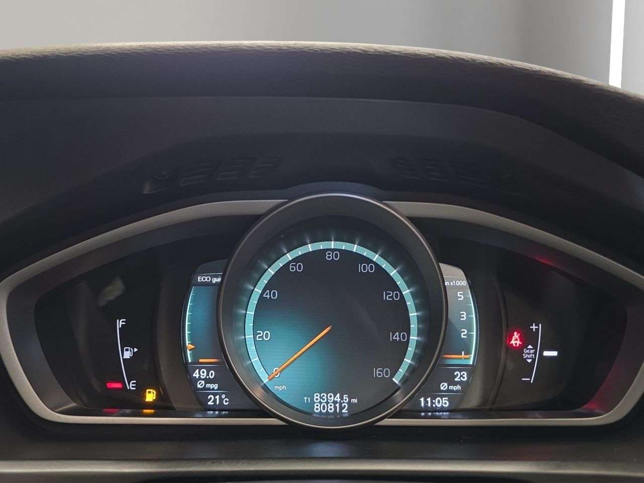 2017 VOLVO V40 2017 VOLVO V40