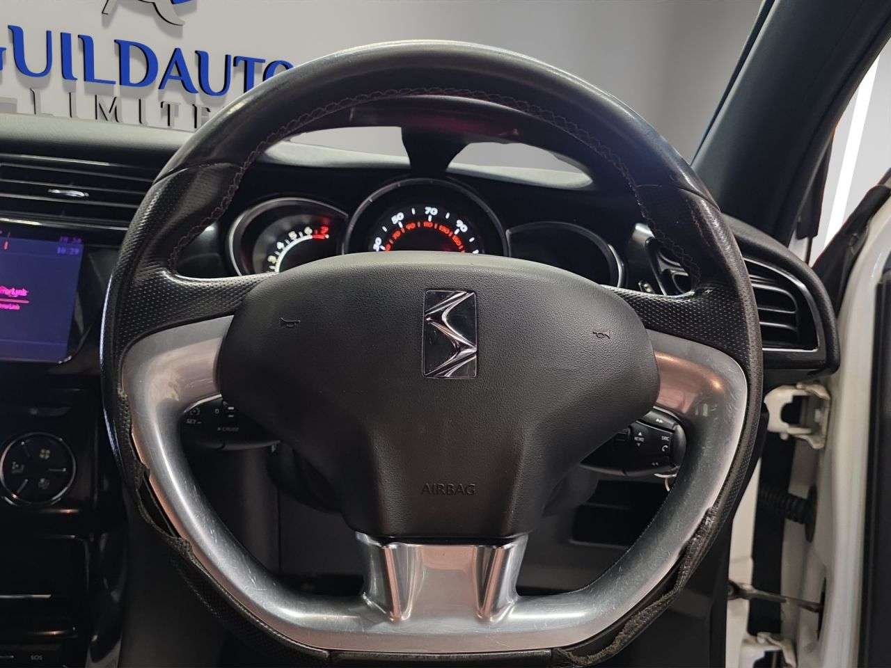 2017 DS AUTOMOBILES DS 3 2017 DS AUTOMOBILES DS 3