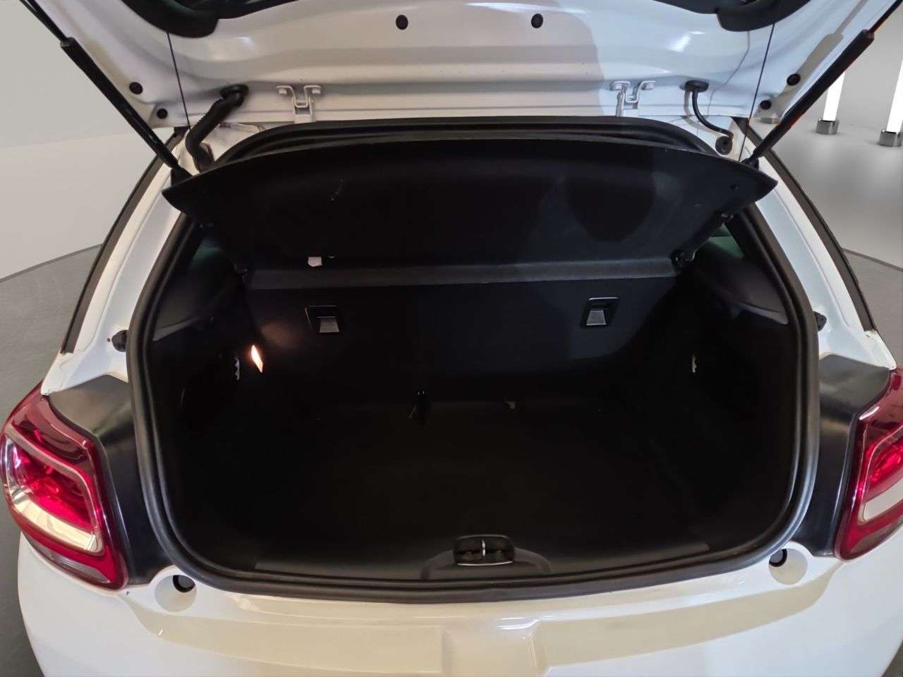2017 DS AUTOMOBILES DS 3 2017 DS AUTOMOBILES DS 3