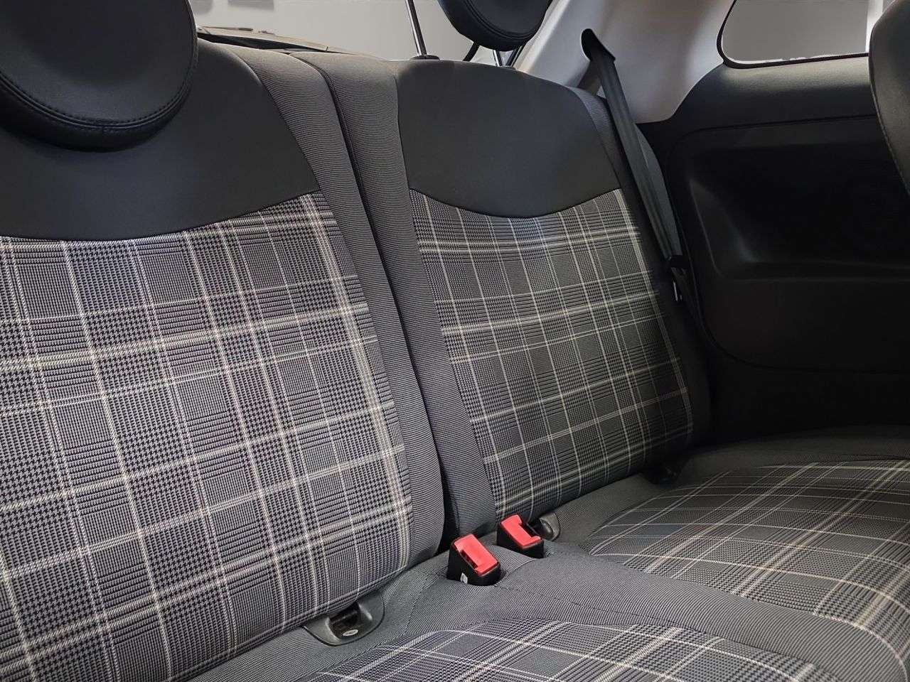 2017 FIAT 500 2017 FIAT 500