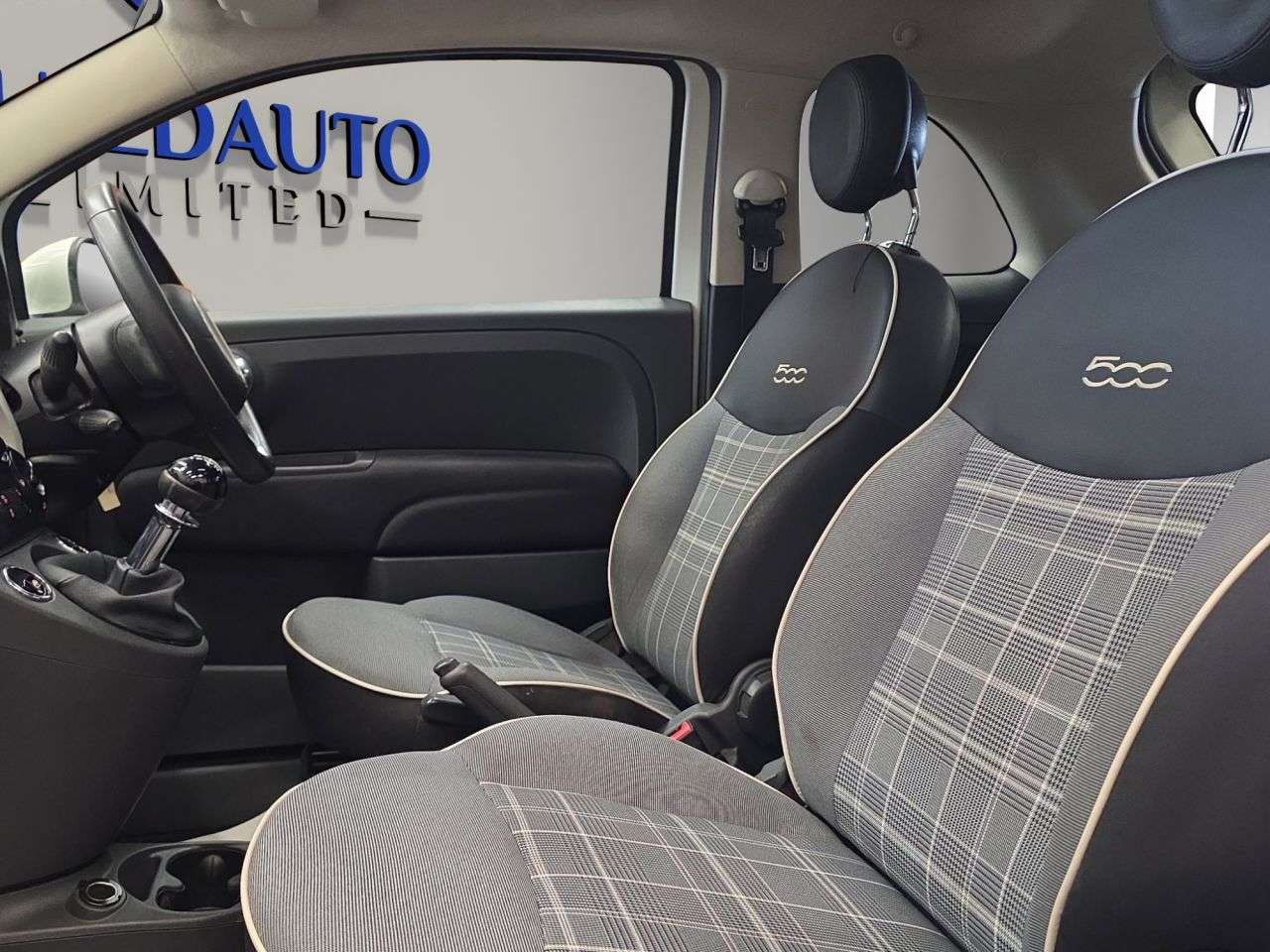 2017 FIAT 500 2017 FIAT 500