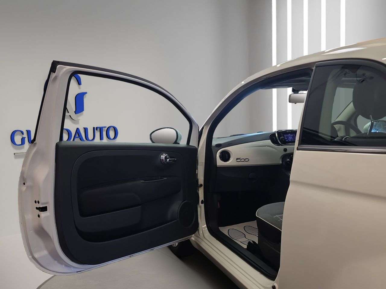 2017 FIAT 500 2017 FIAT 500