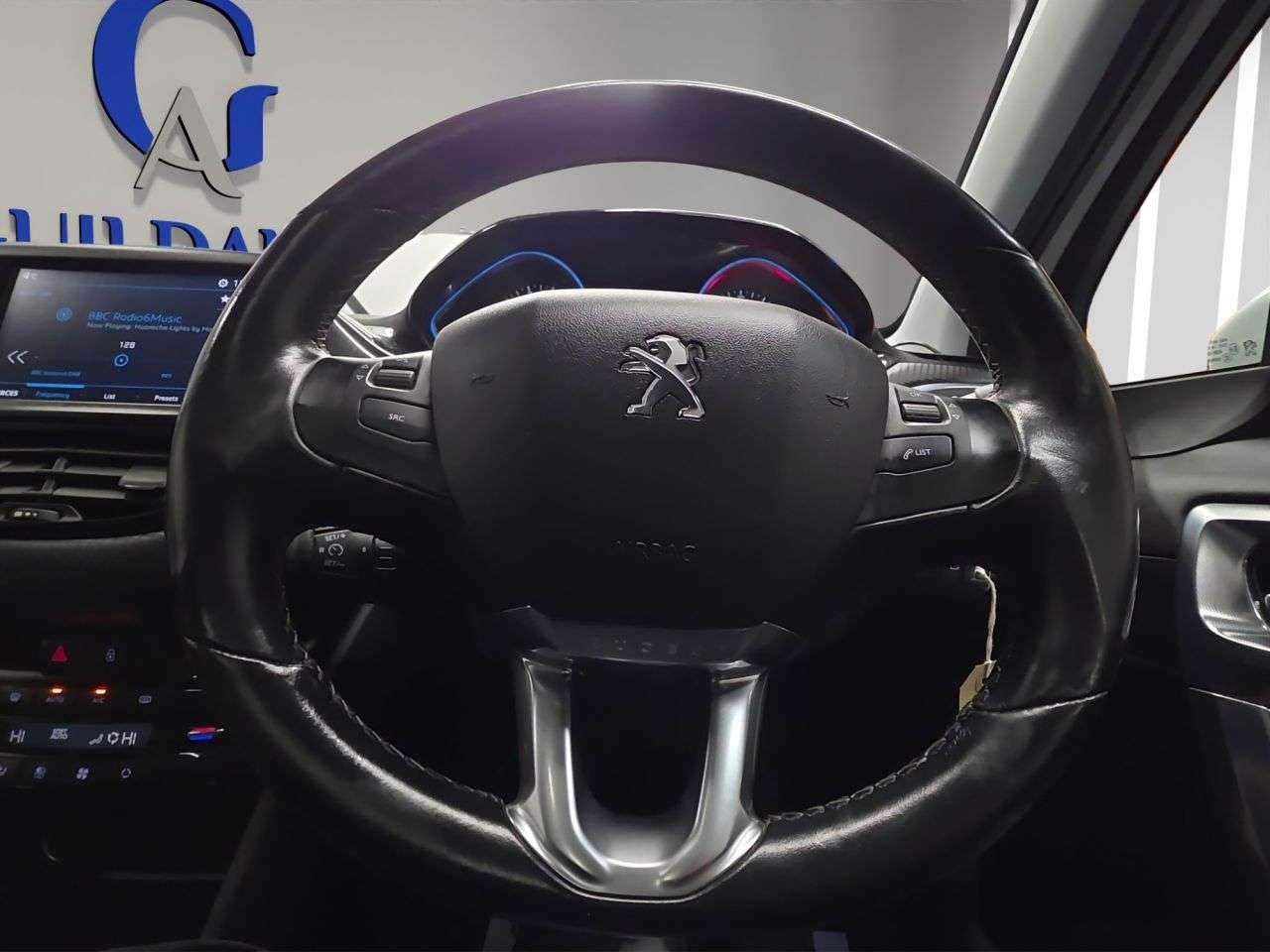 2017 PEUGEOT 2008 2017 PEUGEOT 2008