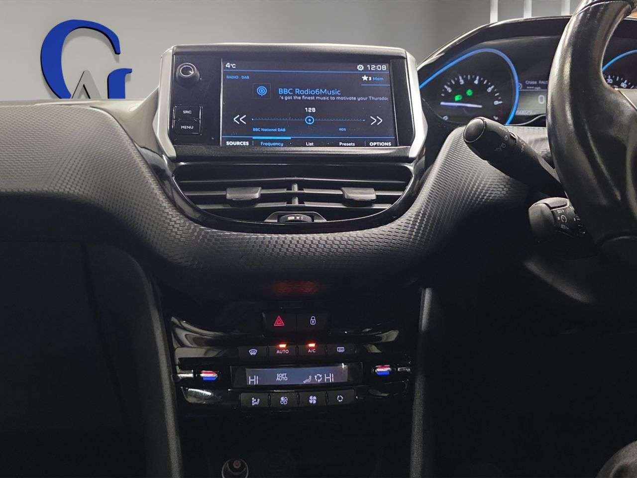 2017 PEUGEOT 2008 2017 PEUGEOT 2008