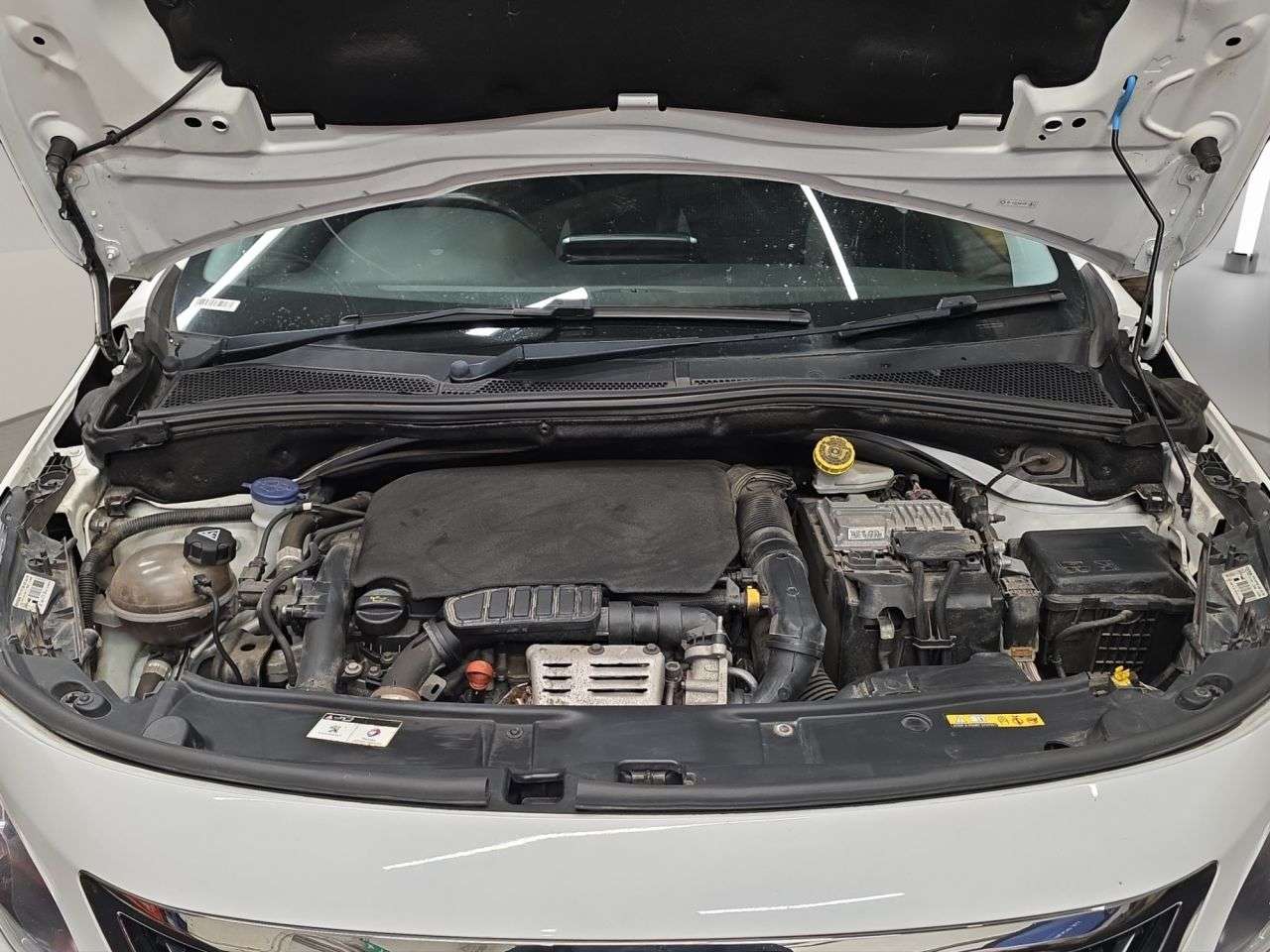 2017 PEUGEOT 2008 2017 PEUGEOT 2008