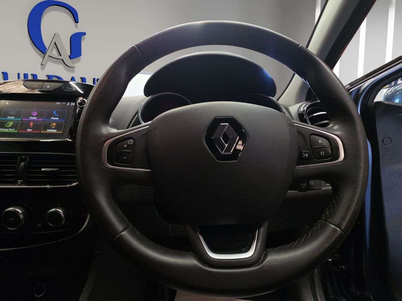 2017 RENAULT CLIO 2017 RENAULT CLIO