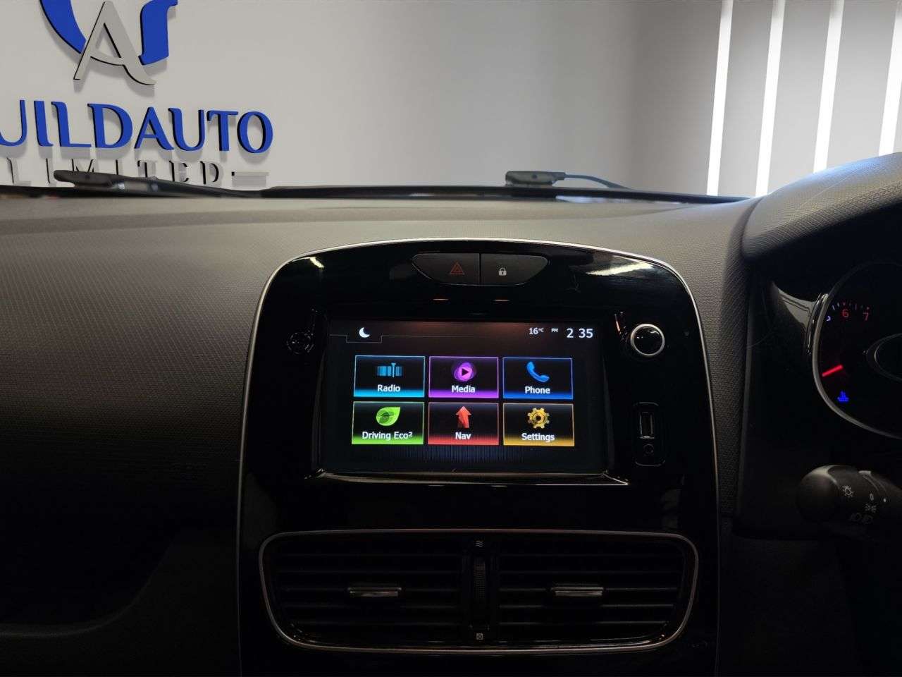 2017 RENAULT CLIO 2017 RENAULT CLIO