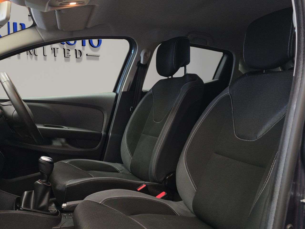 2017 RENAULT CLIO 2017 RENAULT CLIO