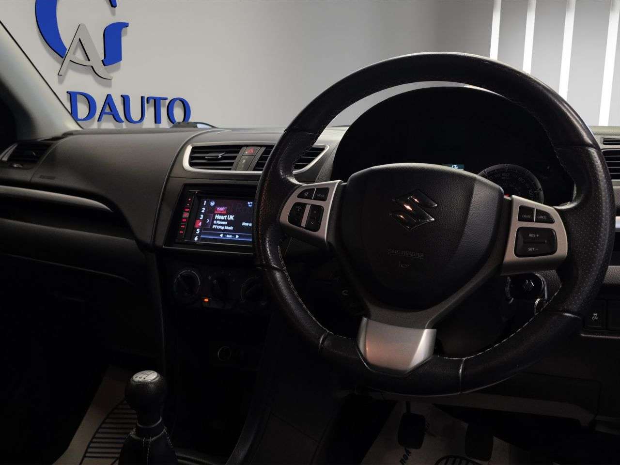 2017 SUZUKI SWIFT 2017 SUZUKI SWIFT