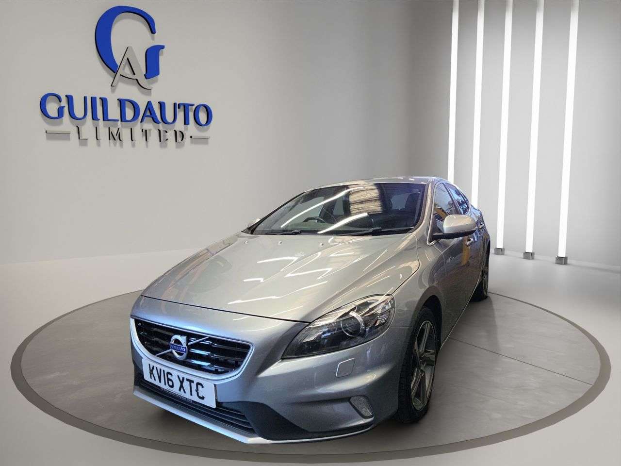 A 2016 VOLVO V40 2.0 D2 R-Design Lux Nav Hatchback 5dr Diesel Manual Euro 6 (s/s) (120 ps) A 2016 VOLVO V40 2.0 D2 R-Design Lux Nav Hatchback 5dr Diesel Manual Euro 6 (s/s) (120 ps)