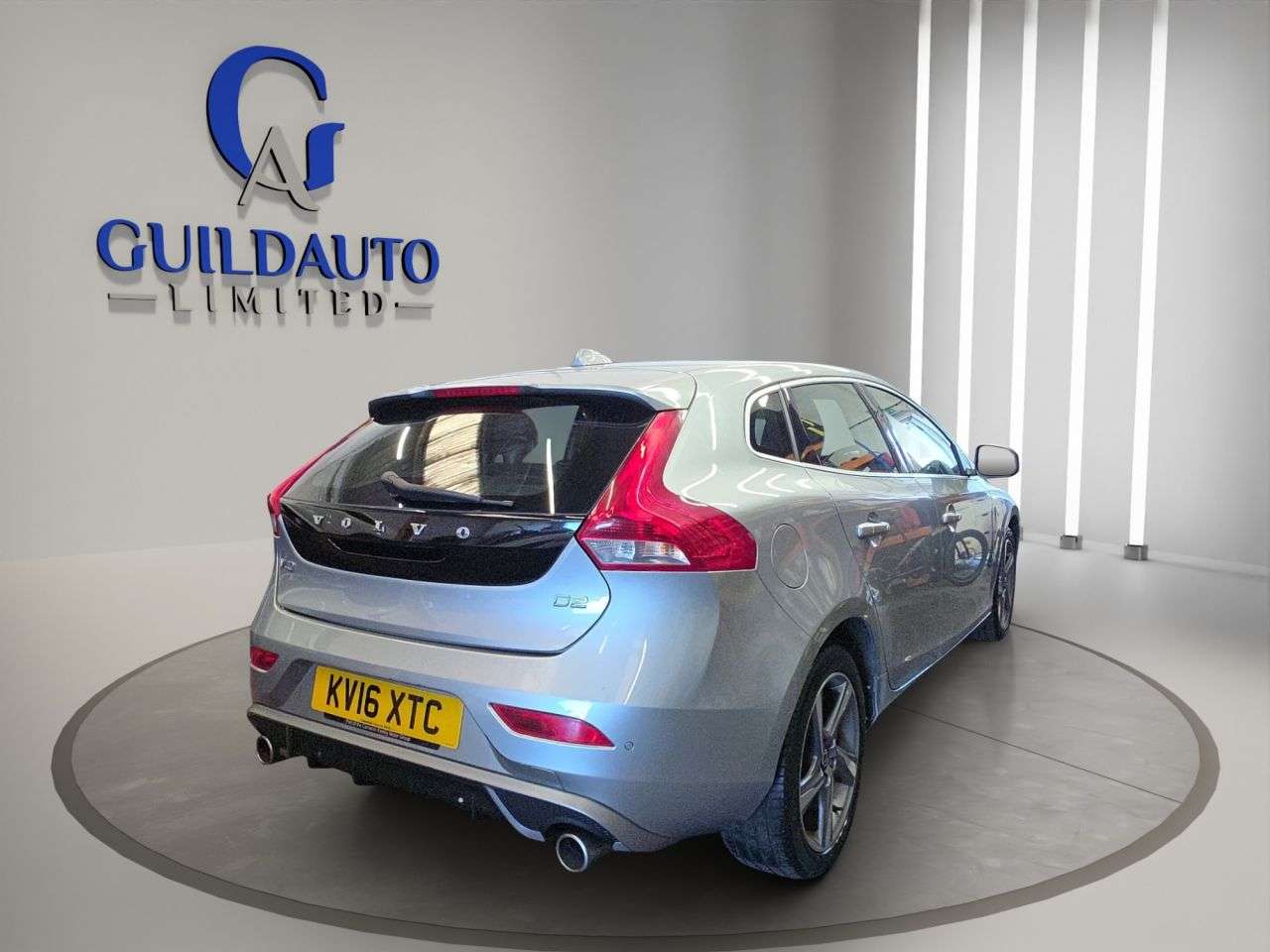2016 VOLVO V40 2016 VOLVO V40