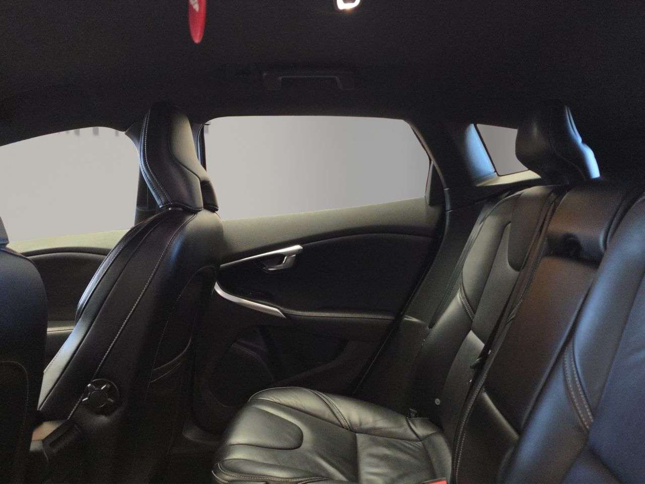 2016 VOLVO V40 2016 VOLVO V40