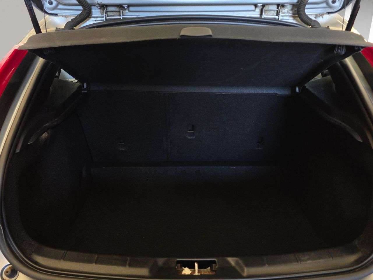 2016 VOLVO V40 2016 VOLVO V40