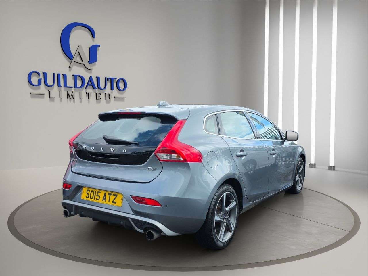 2015 VOLVO V40 2015 VOLVO V40