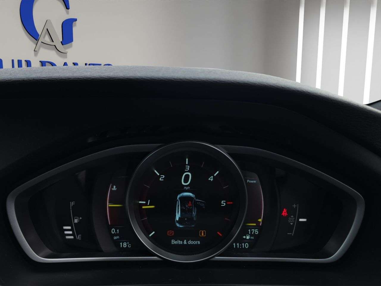2015 VOLVO V40 2015 VOLVO V40