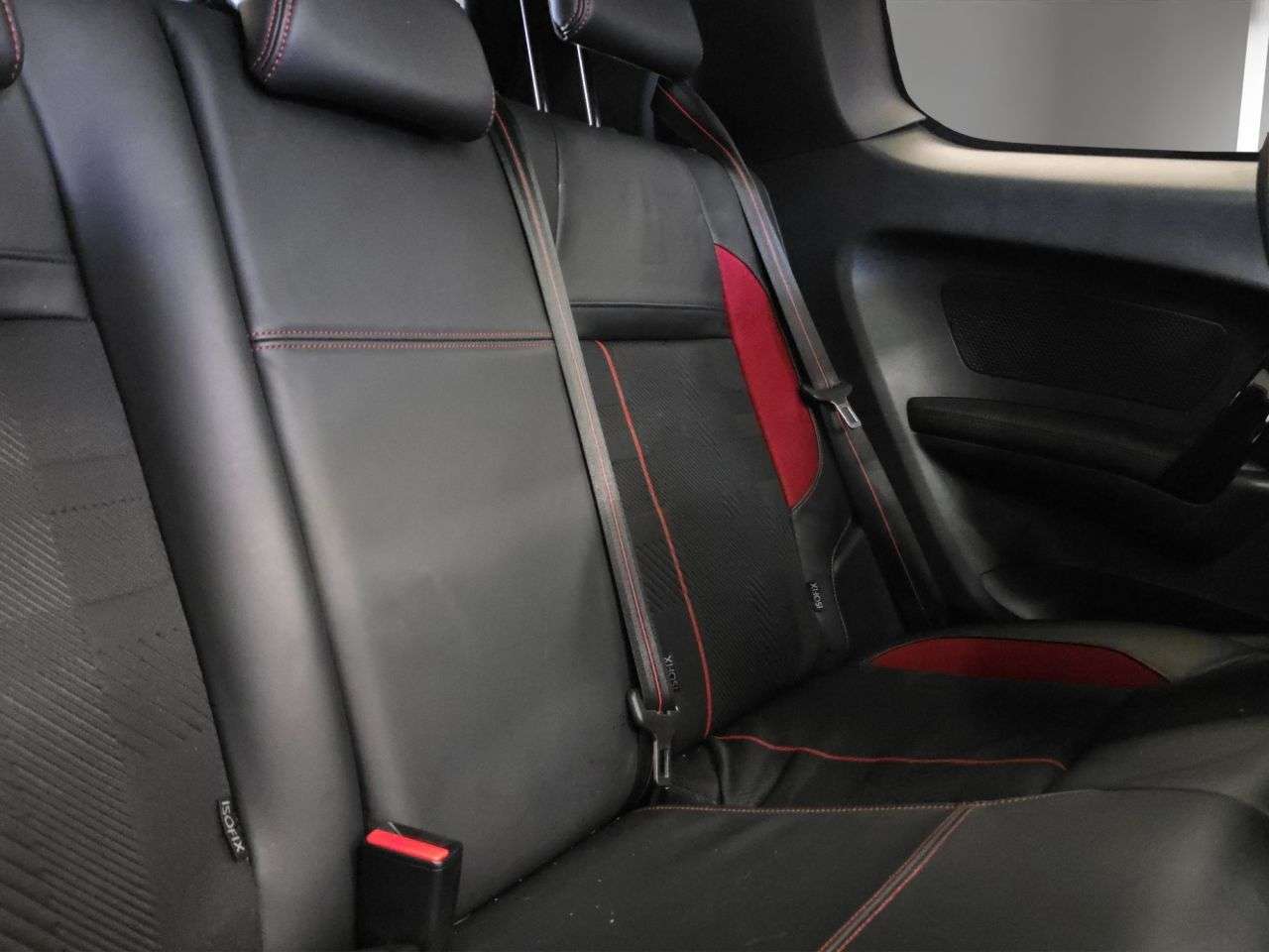 2017 PEUGEOT 208 2017 PEUGEOT 208