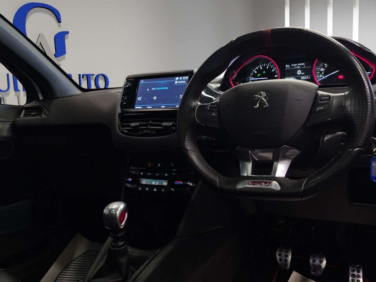 2017 PEUGEOT 208 2017 PEUGEOT 208