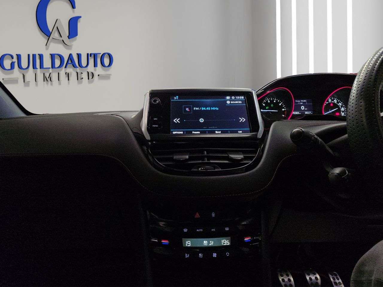 2017 PEUGEOT 208 2017 PEUGEOT 208