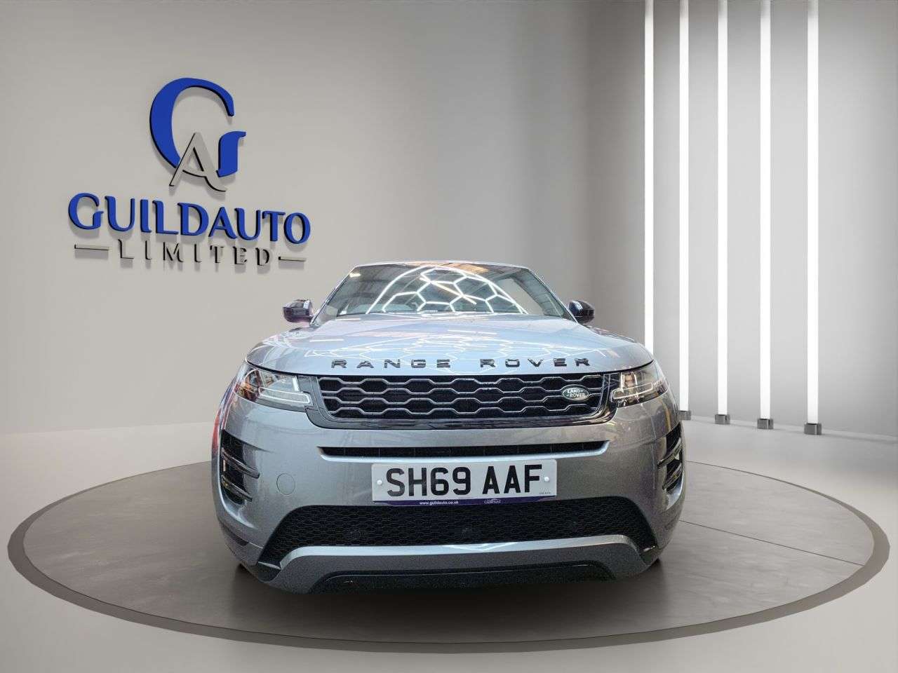 A 2019 LAND ROVER RANGE ROVER EVOQUE 2.0 D150 R-Dynamic S SUV 5dr Diesel Auto 4WD Euro 6 (s/s) (150 ps) A 2019 LAND ROVER RANGE ROVER EVOQUE 2.0 D150 R-Dynamic S SUV 5dr Diesel Auto 4WD Euro 6 (s/s) (150 ps)