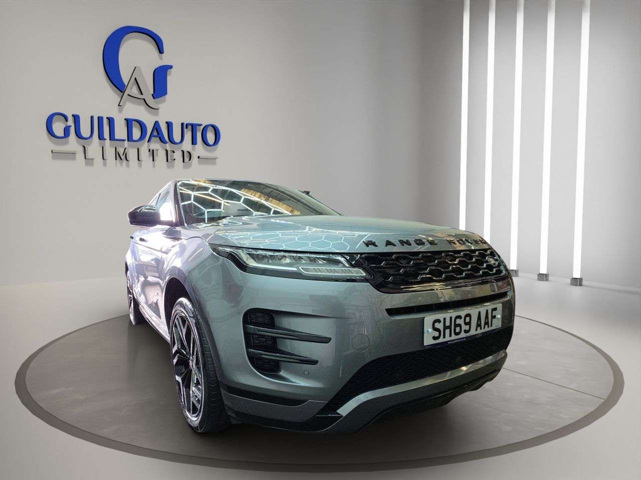 A 2019 LAND ROVER RANGE ROVER EVOQUE 2.0 D150 R-Dynamic S SUV 5dr Diesel Auto 4WD Euro 6 (s/s) (150 ps) A 2019 LAND ROVER RANGE ROVER EVOQUE 2.0 D150 R-Dynamic S SUV 5dr Diesel Auto 4WD Euro 6 (s/s) (150 ps)