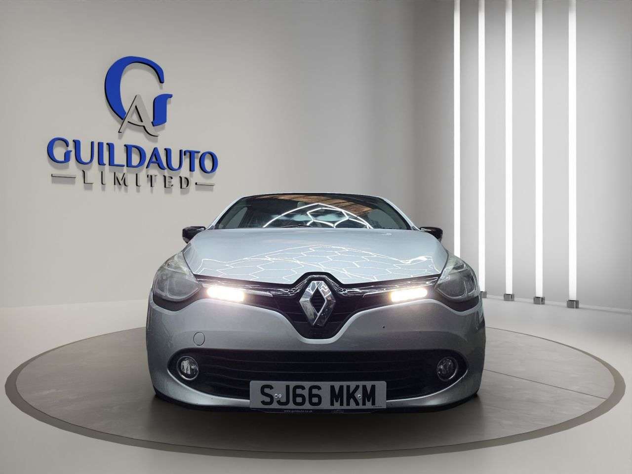 A 2016 RENAULT CLIO 1.2 16V Dynamique Nav Hatchback 5dr Petrol Manual Euro 6 (75 ps) A 2016 RENAULT CLIO 1.2 16V Dynamique Nav Hatchback 5dr Petrol Manual Euro 6 (75 ps)